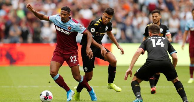 英超赛场亮点：热刺逆转切尔西,