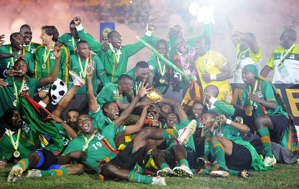 记者：球员间有梅西和德保罗这般挚友很棒，球队间有就很怪了