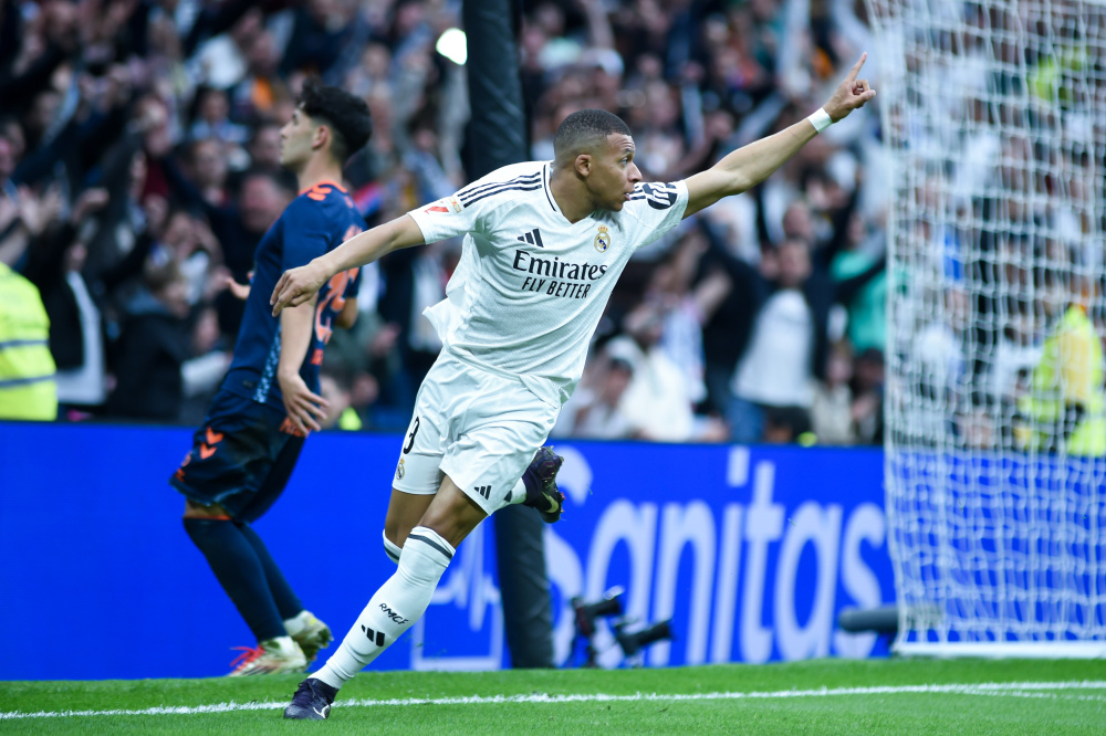 边锋突破一条龙，全场沸腾