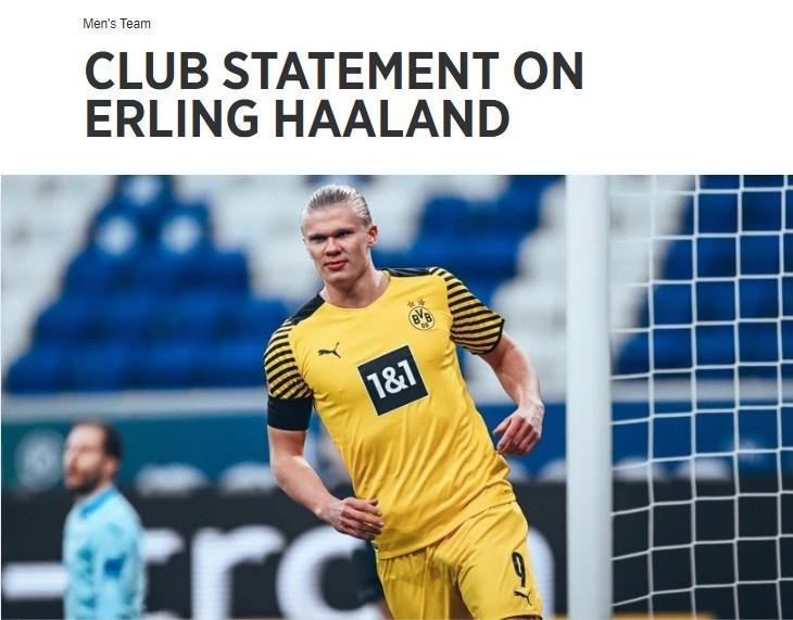 网红“小溥仪”现场观战北京国安比赛，与张稀哲合影留念