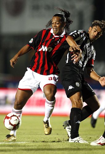 国米vs威尼斯：小图拉姆搭档皮奥；迪乌夫、苏契奇首发