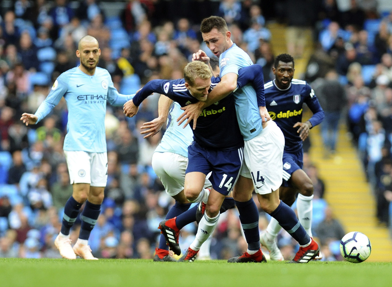 记者：奥斯卡身边人认为他没法继续踢球了，他在体能测试时突感不适