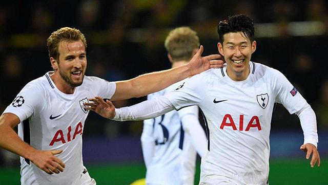 篮球火箭主力球员赛后接受采访