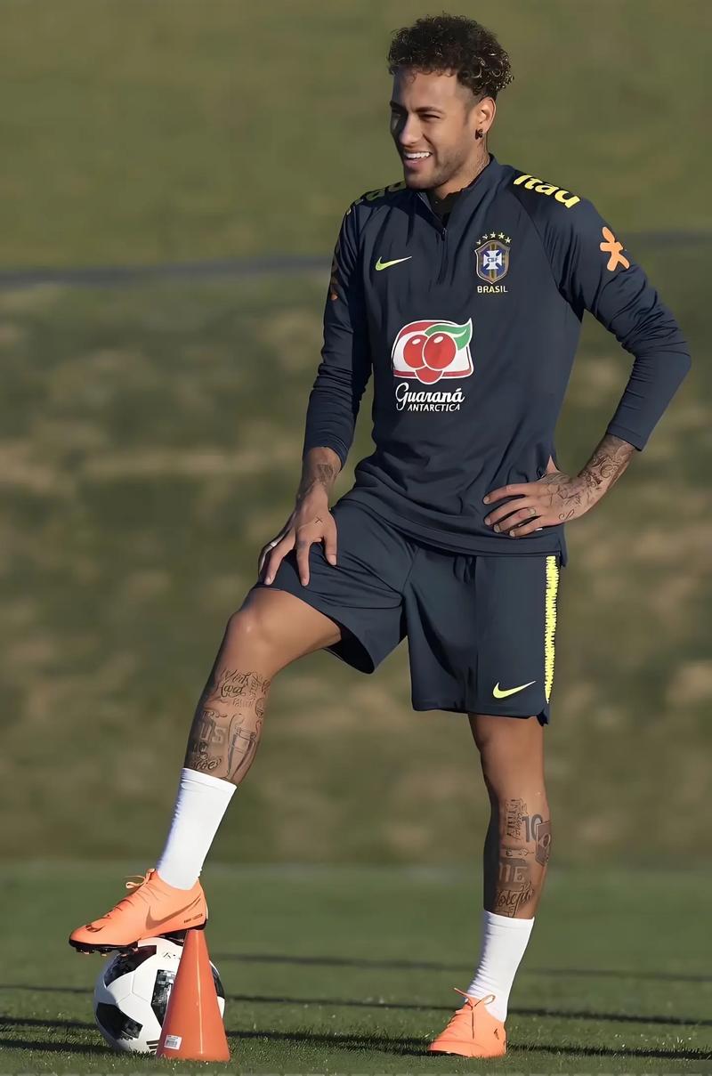 2025年哈兰德10次头球破门追平个人纪录，各大联赛仅次于凯恩