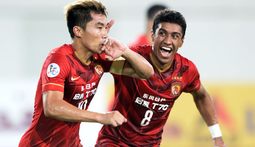 犹他爵士逆转击败篮网，豪取两连胜，马尔卡宁和乔治表现突出，篮网失误和外线投射不佳。